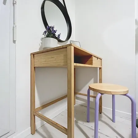 Apartment 2 Bedrooms, Near Paris, Family Friendly, Metro Rer *