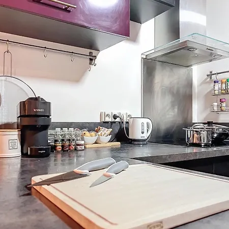 2 Bedrooms, Near Paris, Family Friendly, Metro Rer Rosny-sous-Bois